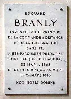 Plaque commémorative dédiée à Édouard Branly.