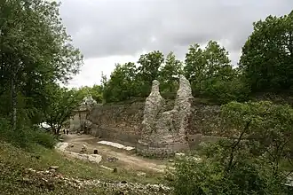 Les ruines du château en 2011.