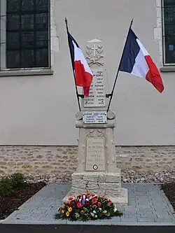 Le monument aux morts.