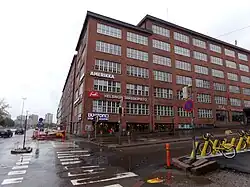 Sörnäisten rantatie et Vilhovuorenkatu.