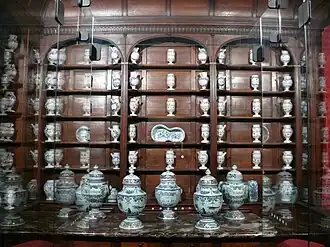 L'apothicairerie de l'Hôtel-Dieu à Saint-Denis est reconstituée au musée d'Art et d'Histoire.