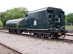 Un tender type « teckel » provenant d'une 242 sud-africaine Classe 25&nbsp;(en).