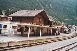 La gare en 2005 avant sa reconstruction et l'ajout d'une seconde voie en impasse pour les trains-navettes.