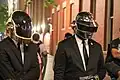 Le duo français Daft Punk se rencontre au lycée Carnot en 1987.