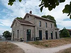 L'ancien bâtiment voyageurs de la gare de Coubert - Soignolles.