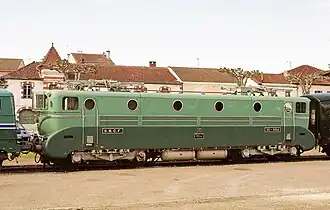 La BB 9004 (reconditionnée) à Morcenx en 2005.