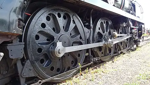 Roues Bulleid Firth Brown (BFB) sur une Pacific anglaise type Merchant Navy.