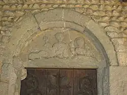 Fronton de l'église dédiée en partie à saint Syr, Capriate San Gervasio.