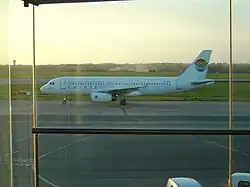 Activité Charter: Airbus A320 SU-LBG de la compagnie égyptienne Lotus à Nantes en 2007.