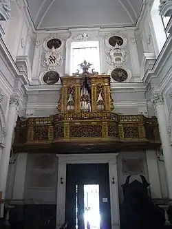 Orgue de la tribune.