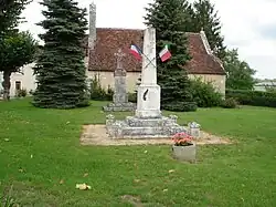 Le monument aux morts en 2011.
