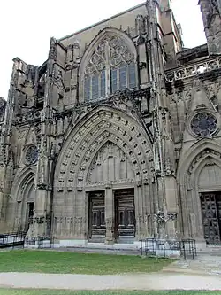 Portail de l'église abbatiale.