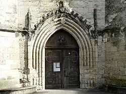 Le portail de l'église.