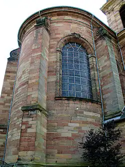 Les fenêtres du chœur.