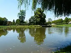 Le bassin de stationnement.