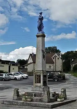 Le monument aux morts.