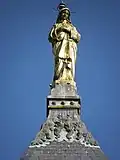 Chapelle de Notre-Dame-de-la-Peinière : la statue au sommet du clocher