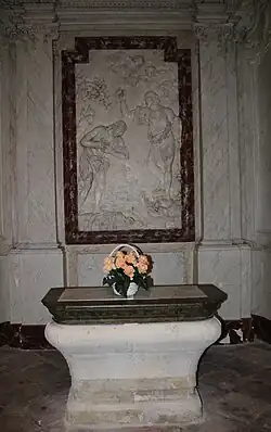 Bas-relief: baptême du Christ. (Classé MH)