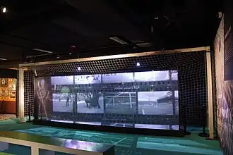 Les poteaux carrés.