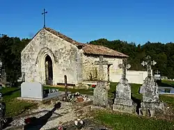 La chapelle Saint-Nicolasdans le cimetière.