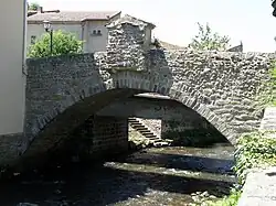 Le vieux pont de la Pède à Saint-Floret.