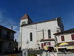 La façade sud de l'église Saint-Germain.