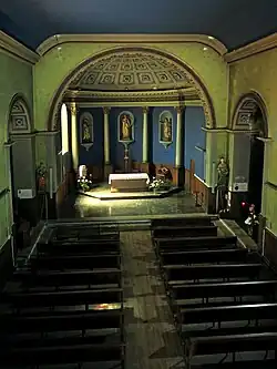 L'intérieur de l'église Saint-Genez de Lédar.