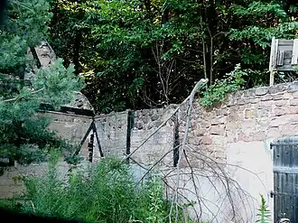 Ruine du prieuré de Saint-Gorgon (une partie du mur de l'ancienne métairie).