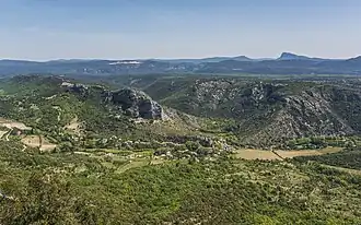 Le village et la vallée.