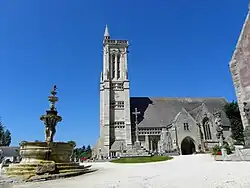 L'église et la fontaine.