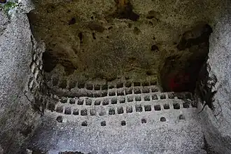 Le Conquil, site troglodyte.