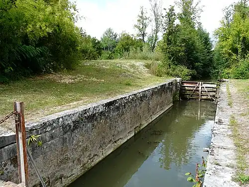 L'ancienne écluse du Moulin Brûlé.