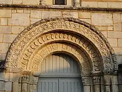 Les voussures du portail.