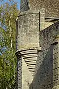 Échauguette de la maison jouxtant la porte.