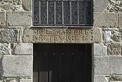 Inscription au-dessus du portail.