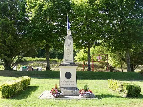 Le monument aux morts.