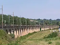 Le viaduc de Saint-Macaire (août 2010).