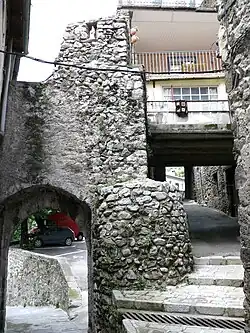 Porte Sainte-Anne côté vieille ville.