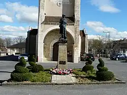 Le monument aux morts.
