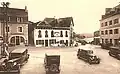 Saint-Michel-en-Grève ː l'hôtel de Bellevue et la place du Bourg vers 1930 (carte postale).