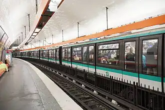 MP 89 CC à la station Saint-Michel sur la ligne 4 en 2014.