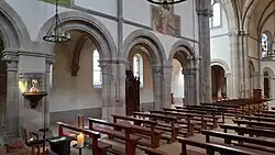 Église Saint-Morand d'Altkirch, la nef et le reliquaire.