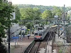 Élément Z 6100 à quai en direction de Creil.