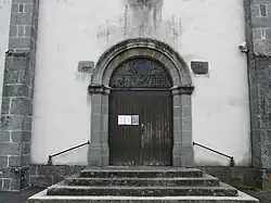 Le portail de l'église.