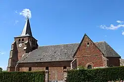 Vue latérale de l'église.