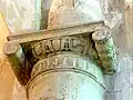Chapiteau ionique.