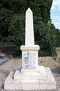 Le monument aux morts dans le cimetière (août&nbsp;2011)