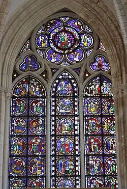 Vitrail au chevet du collatéral sud : Vie de Marie et enface de Jésus.