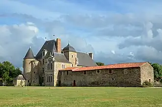 Le château vu depuis le parc