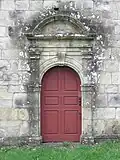 Chapelle Notre-Dame de Trévarn : porte méridionale de la nef.